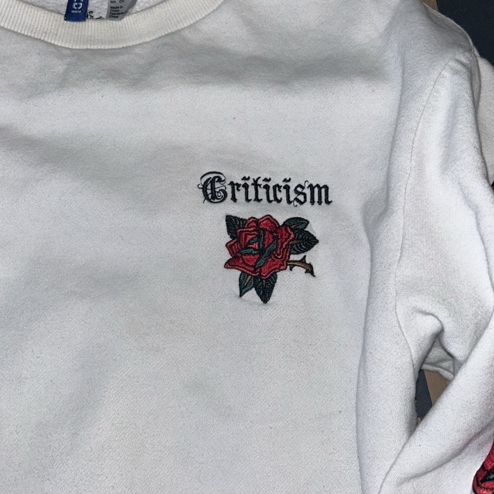 Divided Roses Criticism sweater - Picture 3 of 4